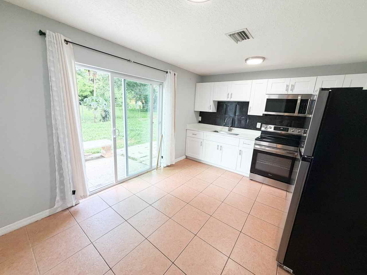 4565 Coconut Road - Photo 5 of 16