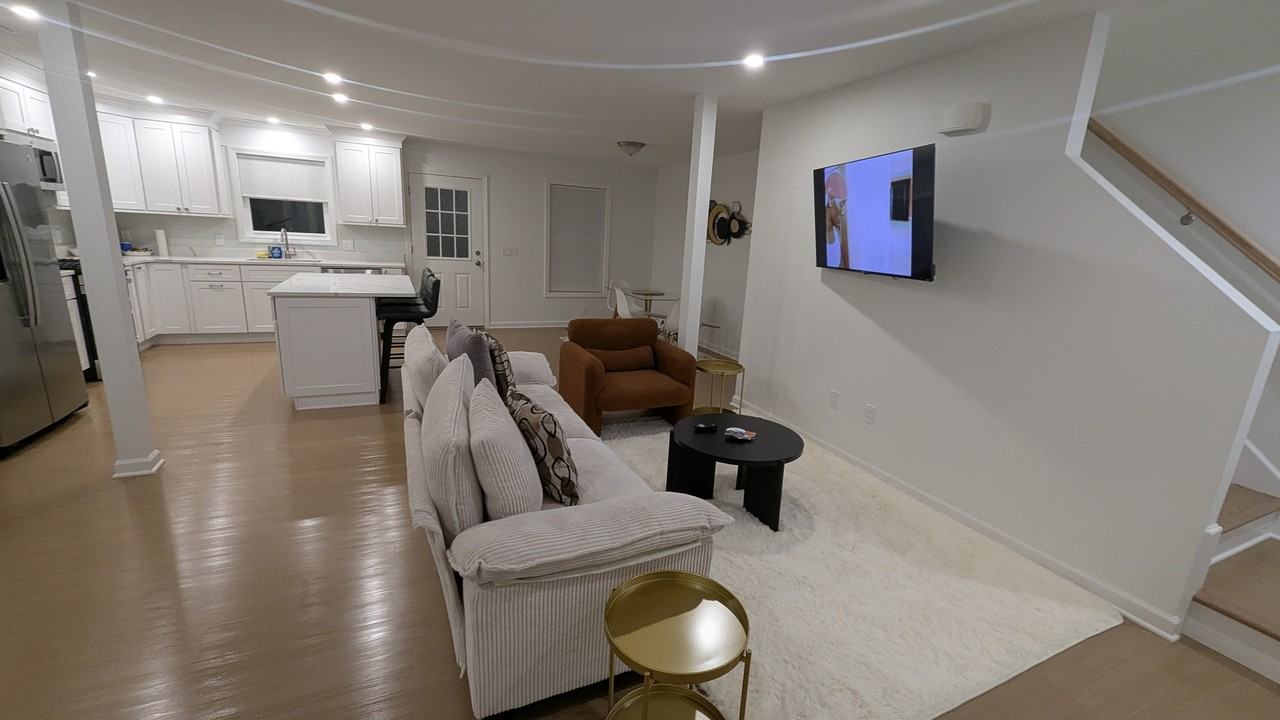 Infield House - Photo 2 of 6