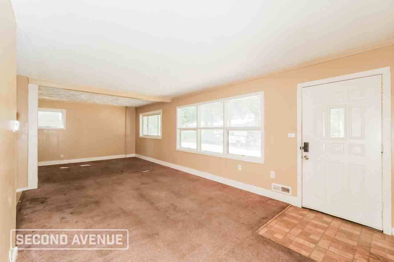 7605 E 111th Ter - Photo 2 of 15