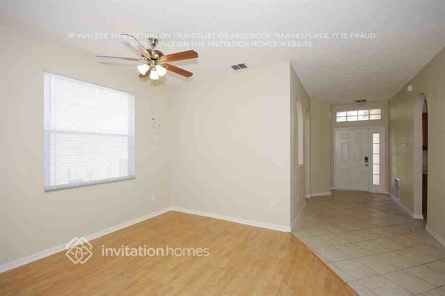 5011 Bellthorn Dr - Photo 4 of 21