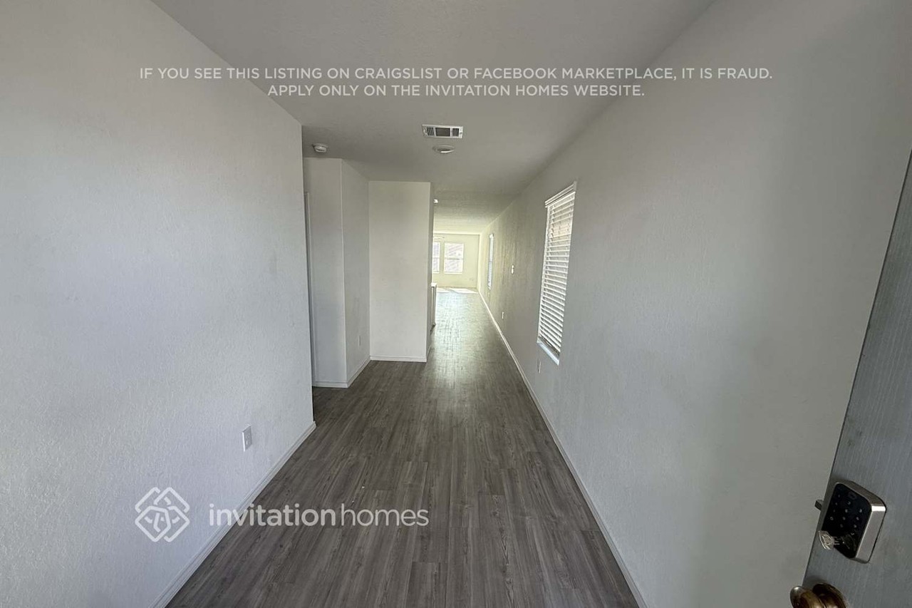 6643 Scarecrow Way - Photo 3 of 15