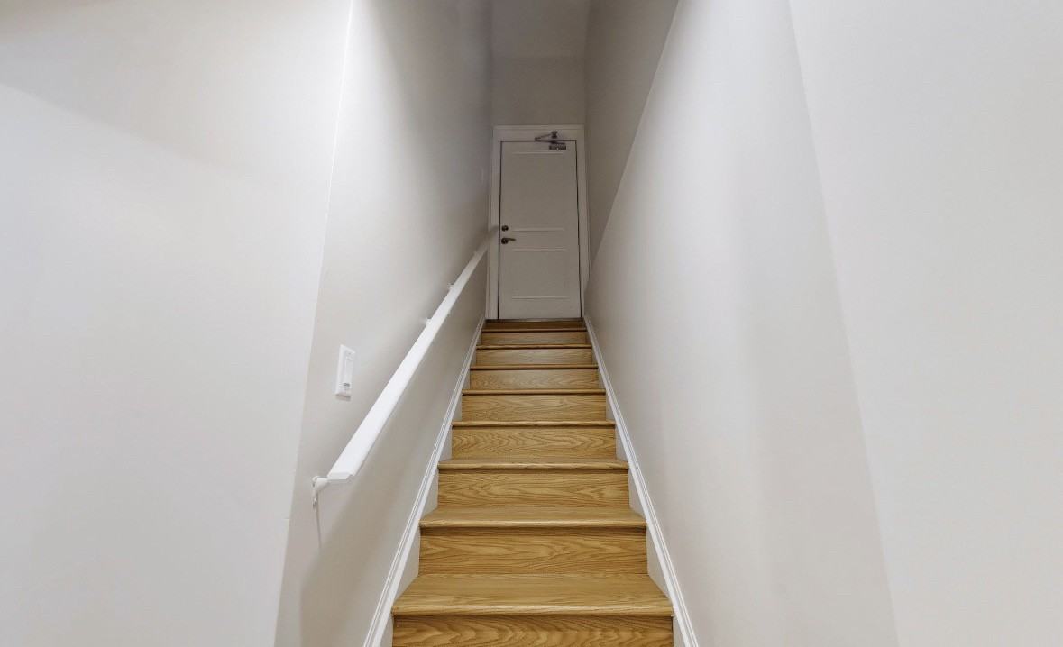 461 Thornborrow Crt - Photo 4 of 17