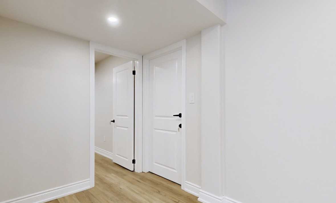 461 Thornborrow Crt - Photo 5 of 17