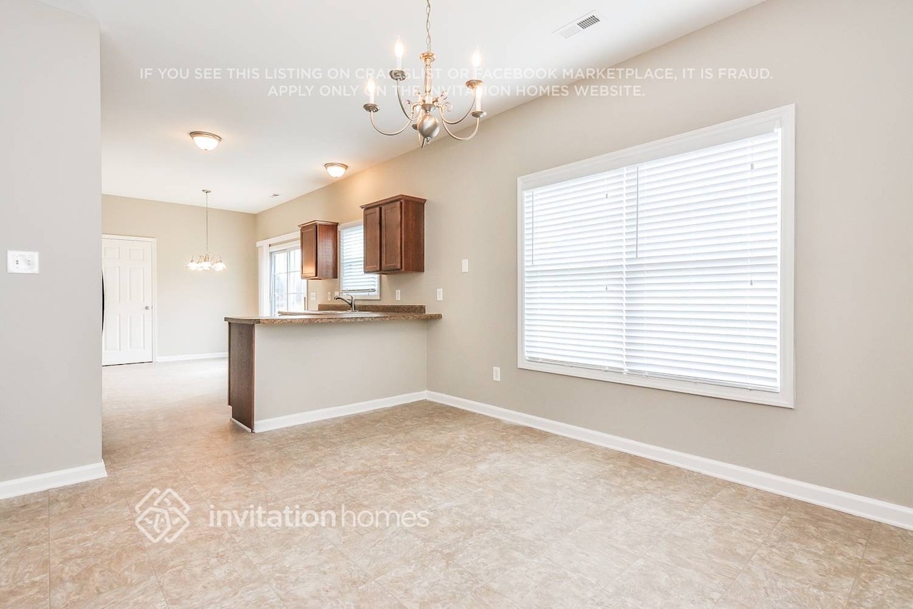 1216 Heritage Manor Dr - Photo 2 of 16