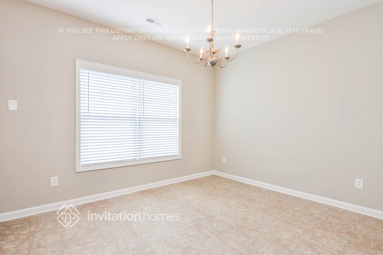 1216 Heritage Manor Dr - Photo 3 of 16