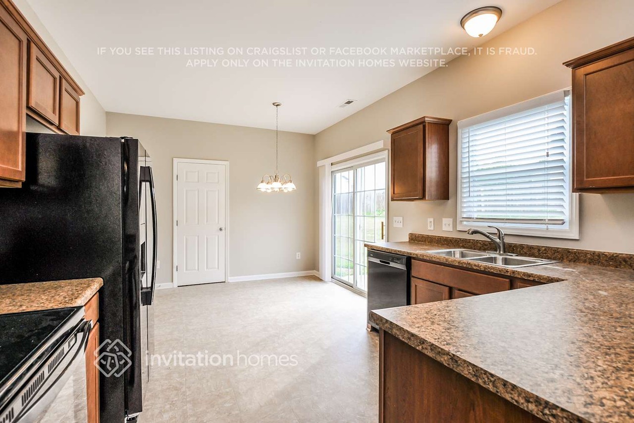 1216 Heritage Manor Dr - Photo 6 of 16