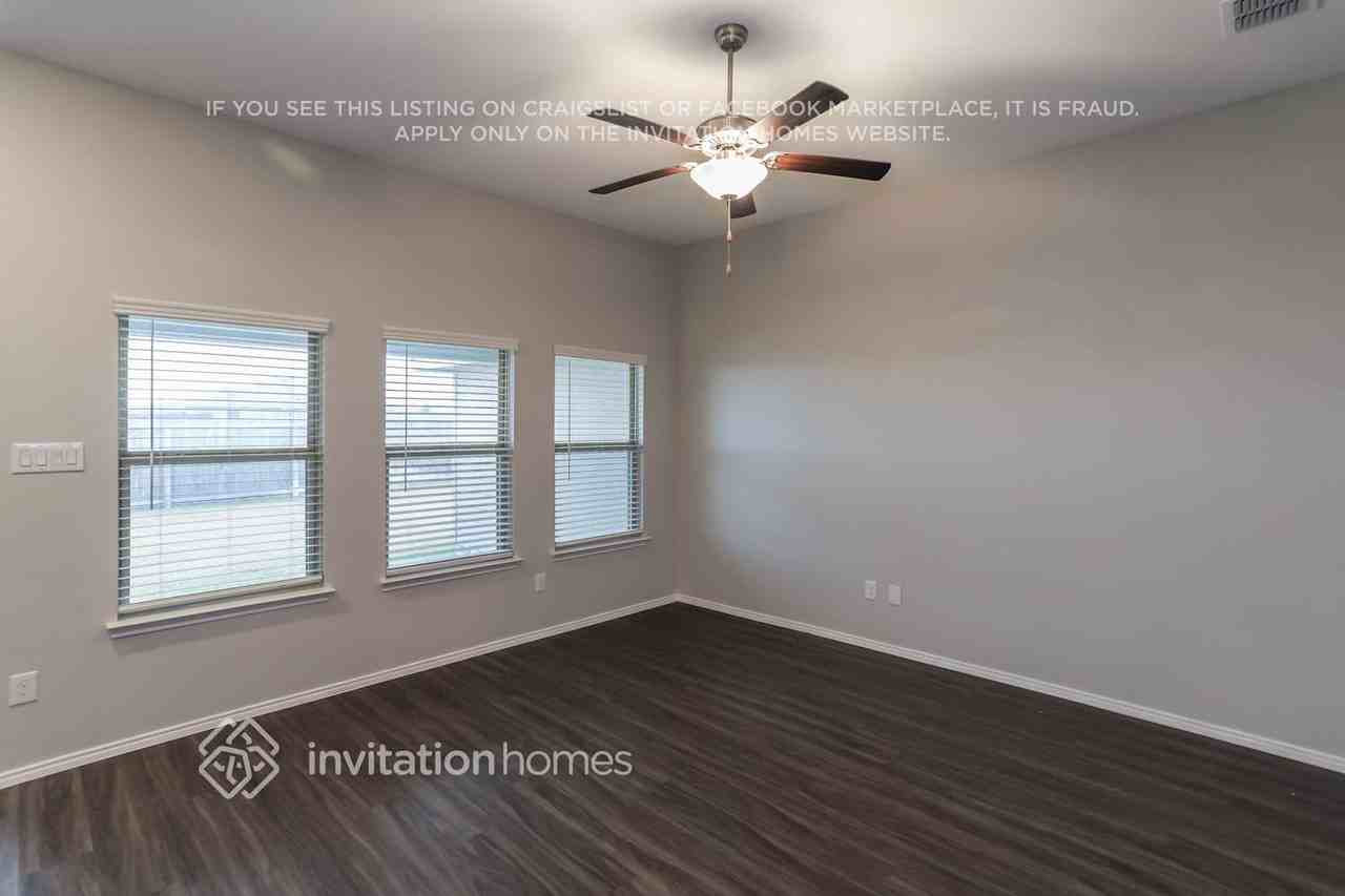 441 Pollyann Trl - Photo 3 of 16