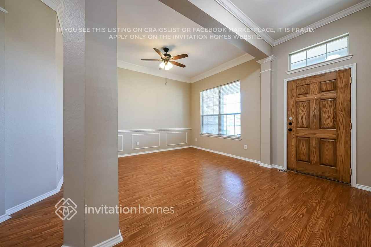 112 Hackberry Trl - Photo 2 of 16