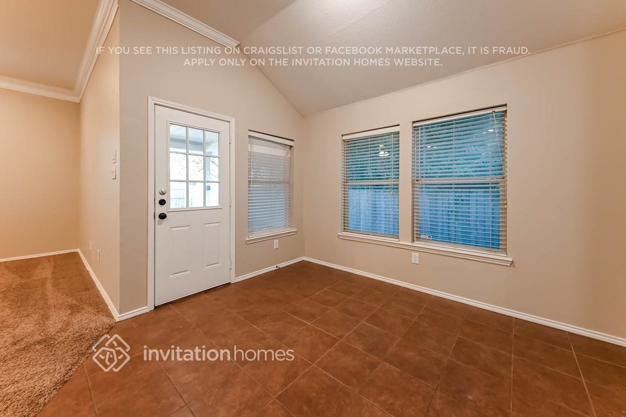 112 Hackberry Trl - Photo 4 of 16