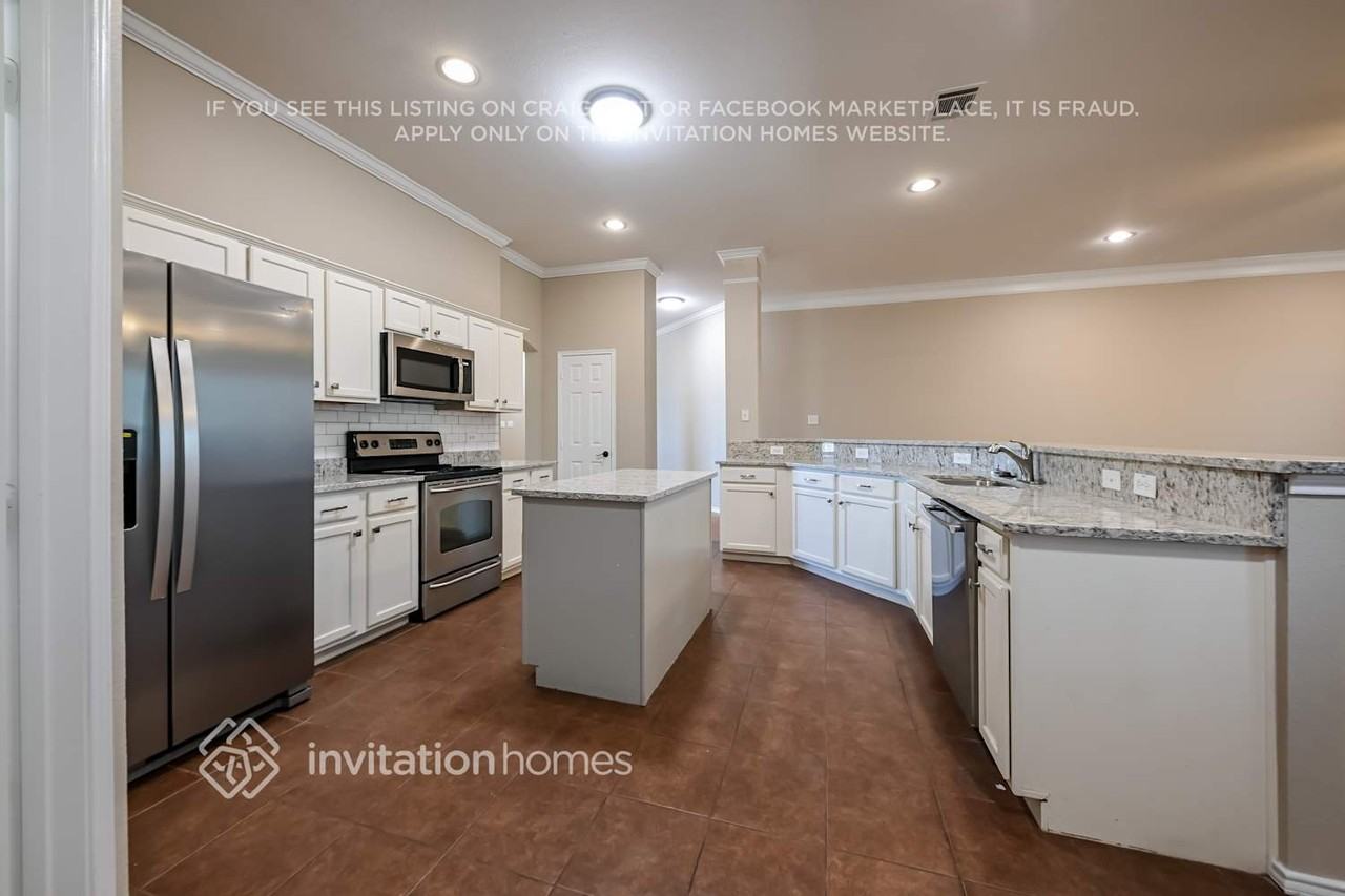112 Hackberry Trl - Photo 5 of 16