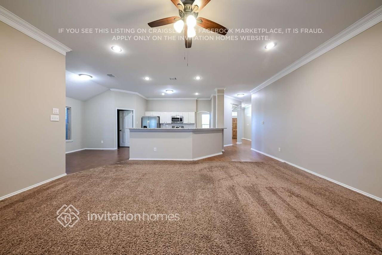 112 Hackberry Trl - Photo 7 of 16