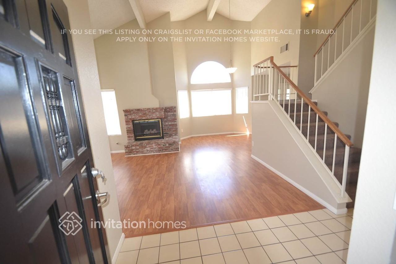 2667 Annapolis Cir - Photo 2 of 8