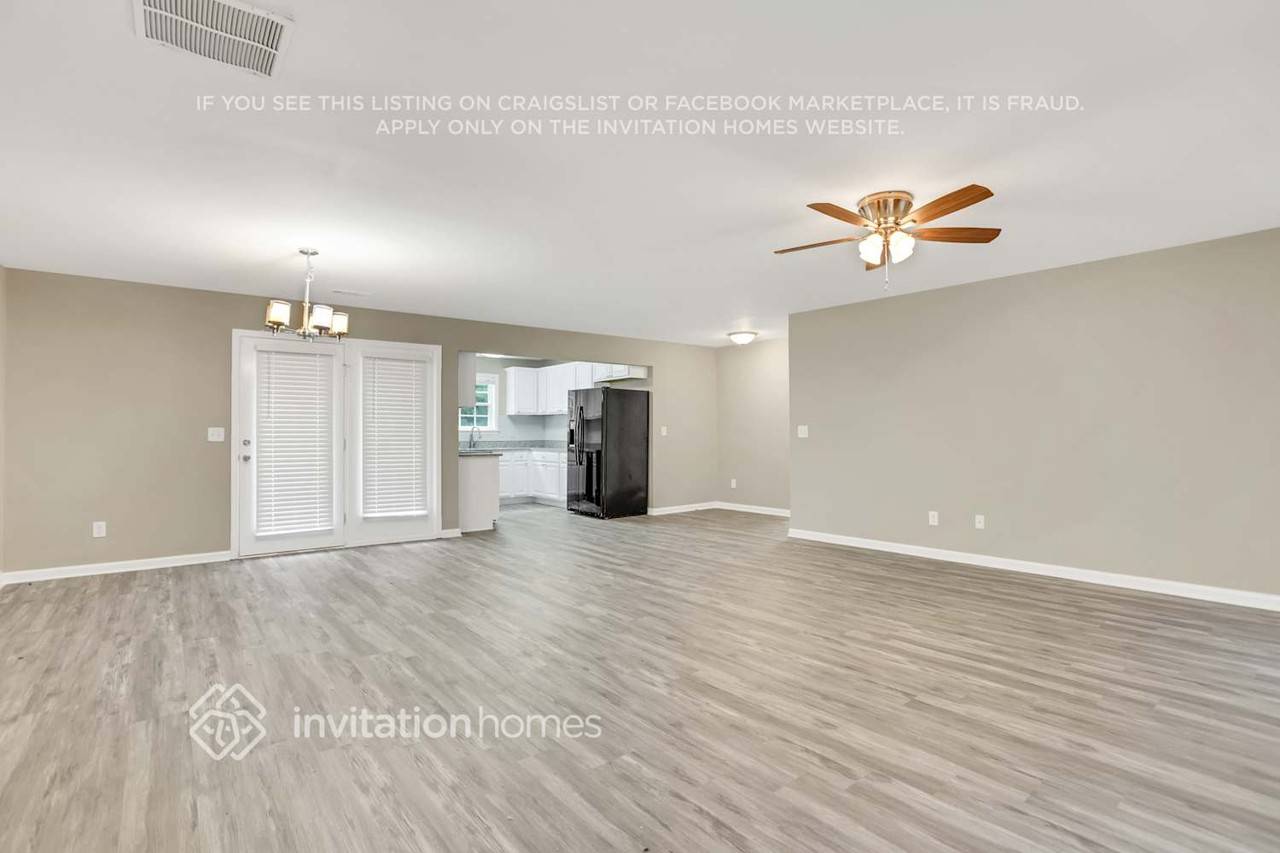 6390 Ashdale Dr - Photo 3 of 21
