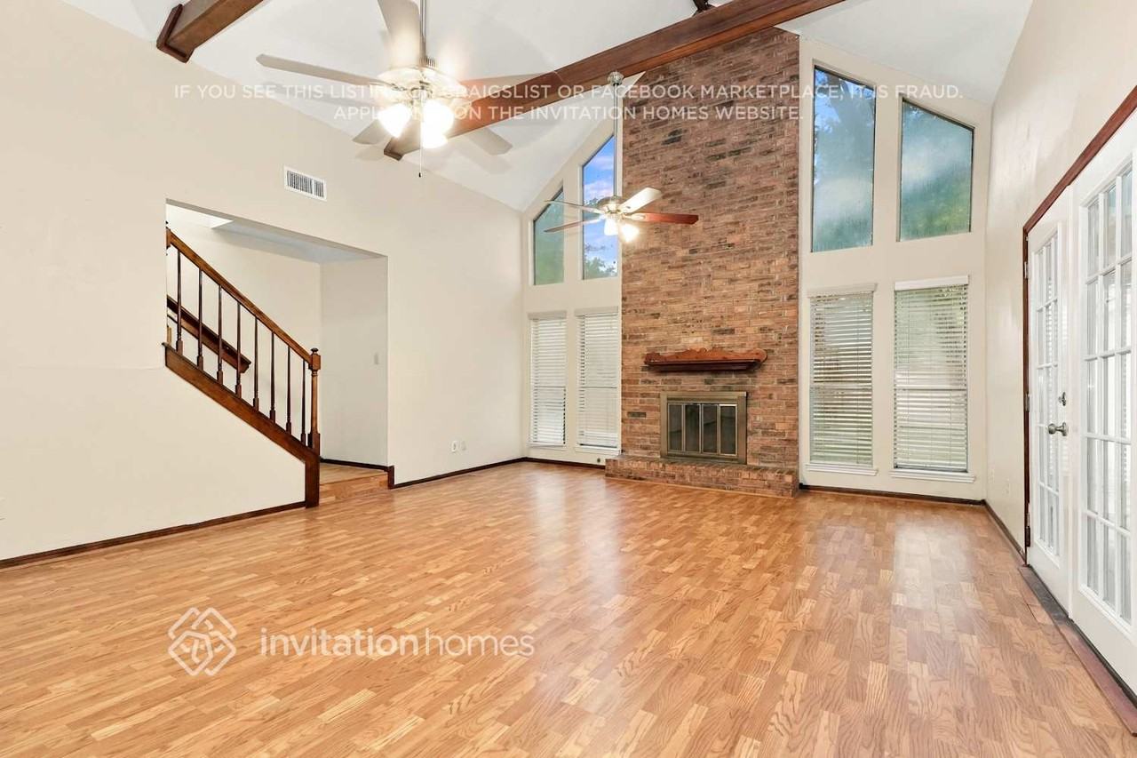 18015 Tall Cypress Dr - Photo 4 of 17