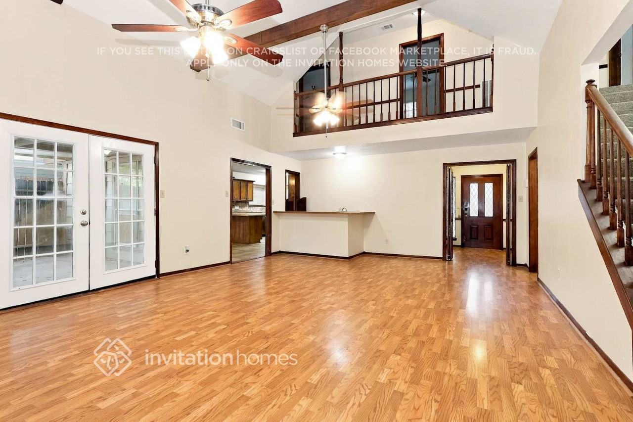 18015 Tall Cypress Dr - Photo 5 of 17