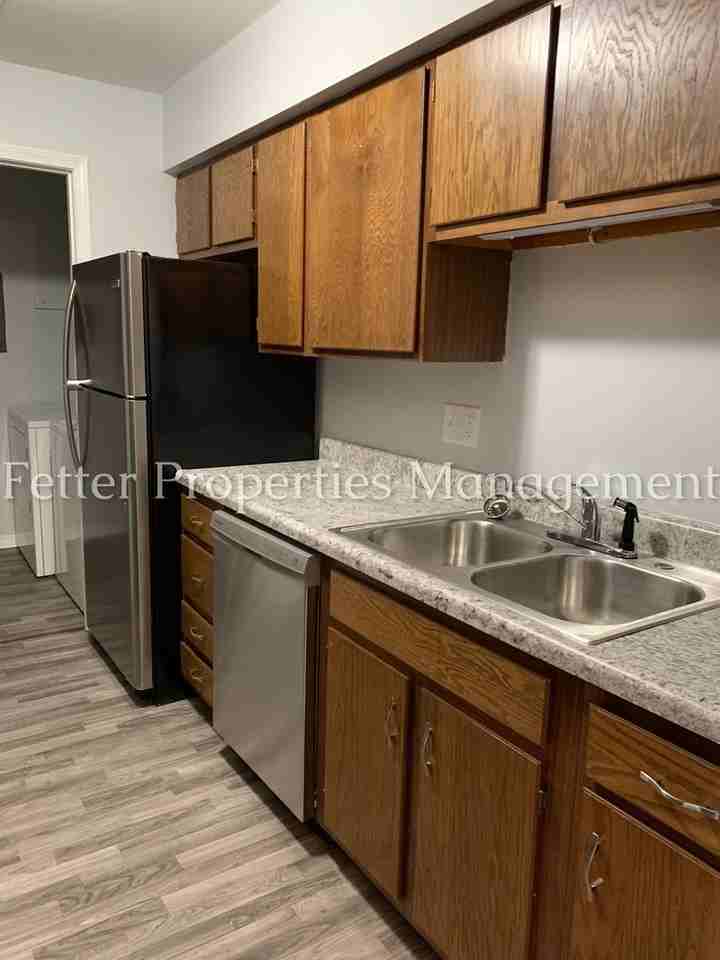 Andrea Court North - Photo 7 of 35