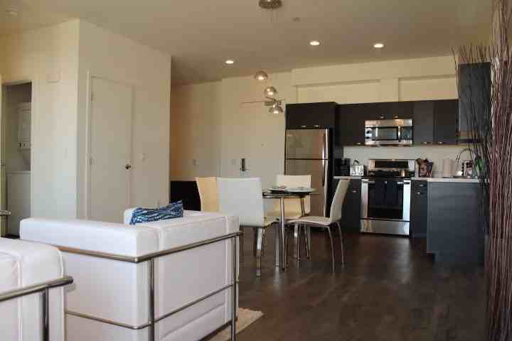 33 Seneca Ave - Photo 4 of 20