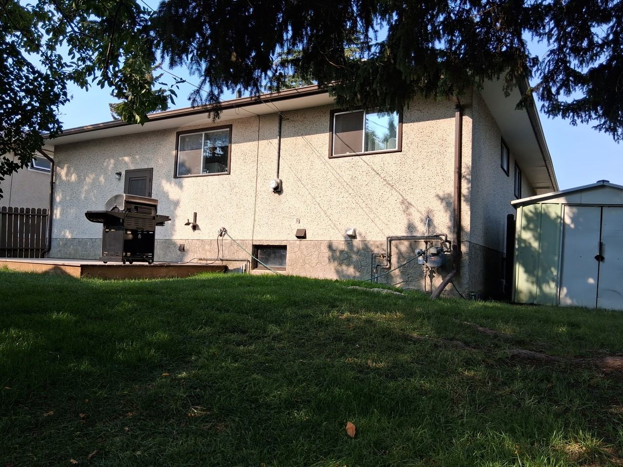 11024 7 Street Southwest - Photo 2 of 25