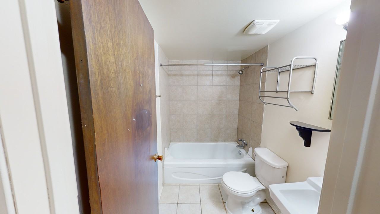 128 26 Ave Nw - Photo 6 of 6