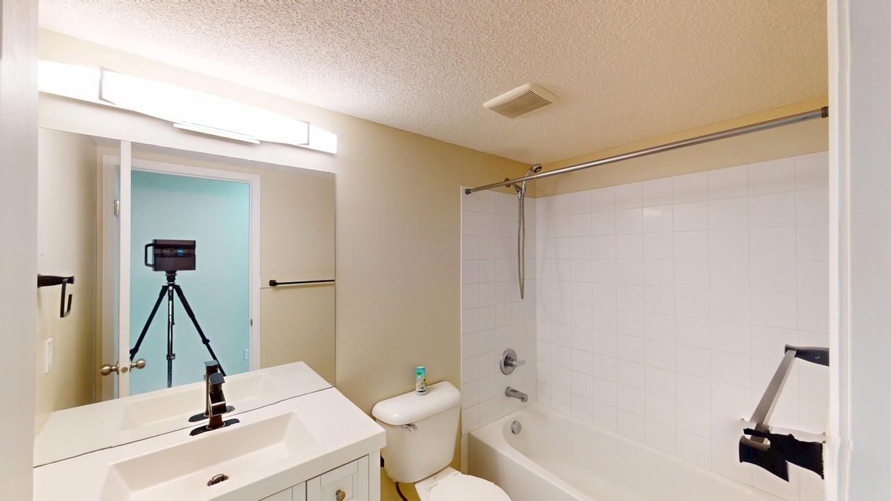 2304, 8 Bridlecrest Drive SW - Photo 5 of 12