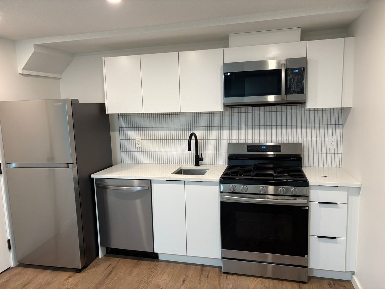 10169 144 St Nw - Photo 3 of 11