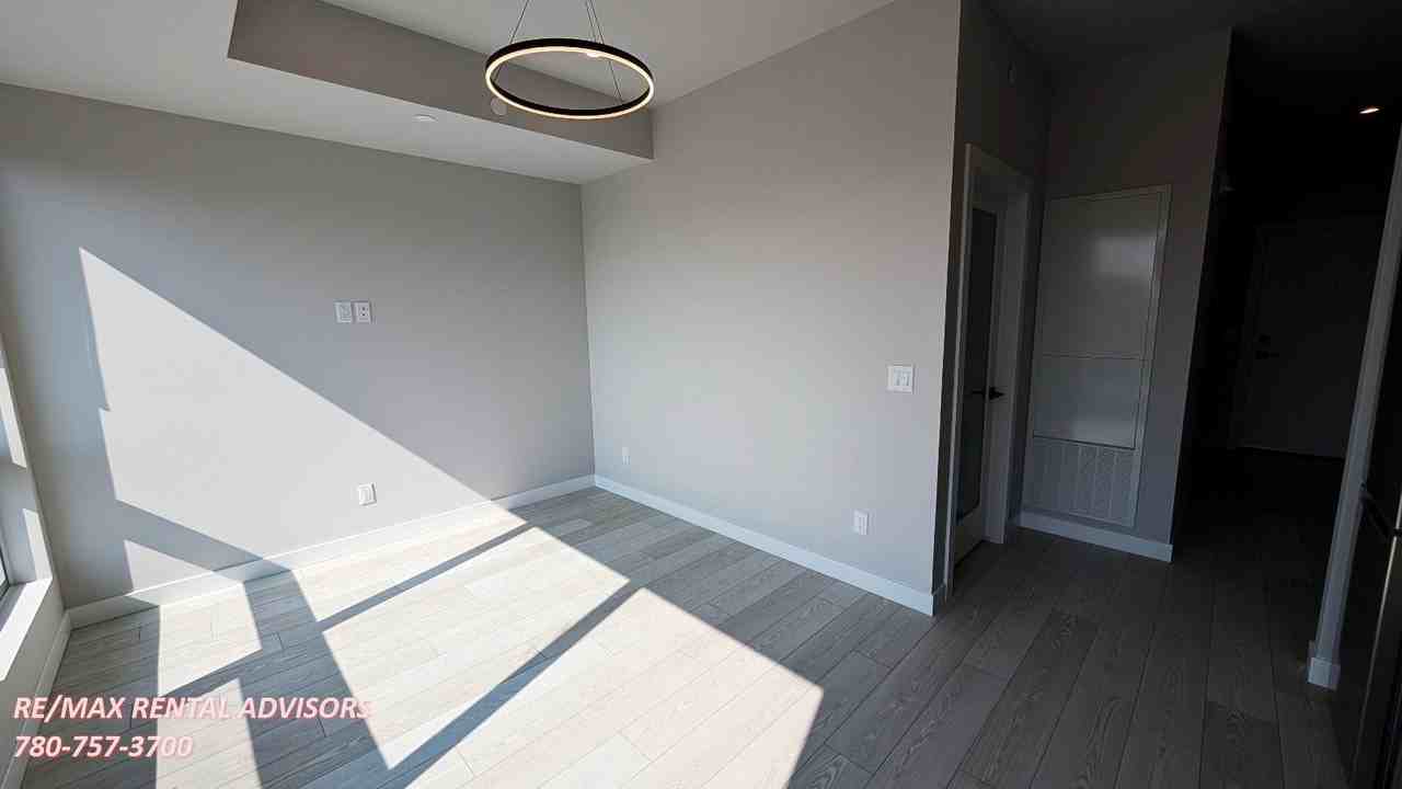 110 18a St Nw - Photo 4 of 11