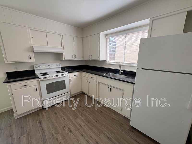 623 W 16th St - Photo 6 of 16