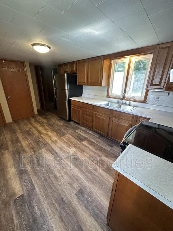 48 Bradford St - Photo 5 of 16