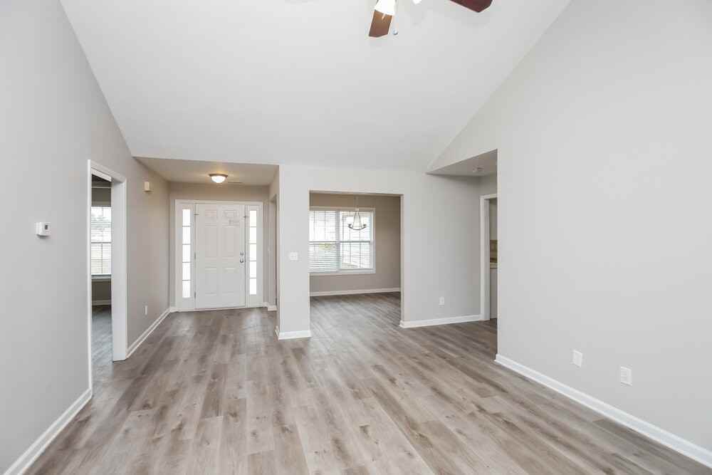 235 Acorn Hill Ct - Photo 4 of 15