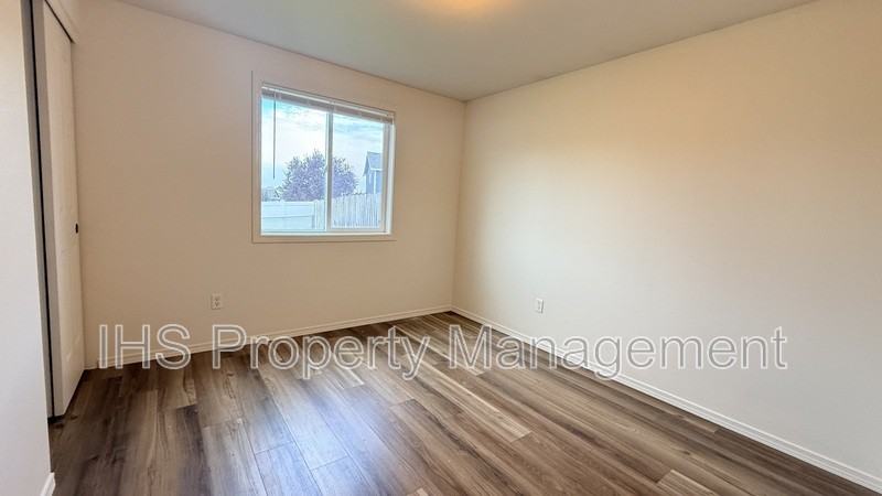 4010 Dartmoor Ln - Photo 6 of 11