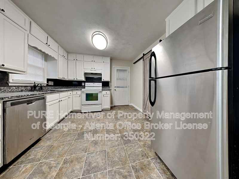 3652 Stoney View Dr - Photo 3 of 20