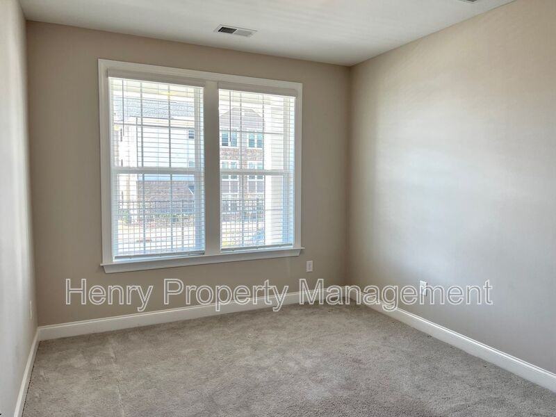 1639 Wimberly Rd - Photo 4 of 34
