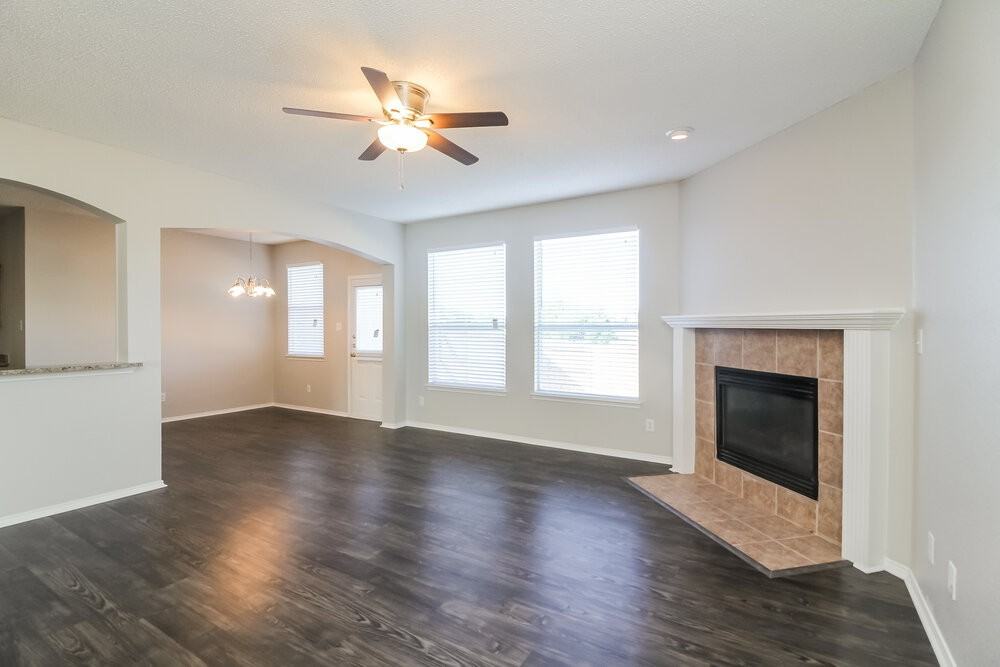 505 Summertree Ln - Photo 2 of 15