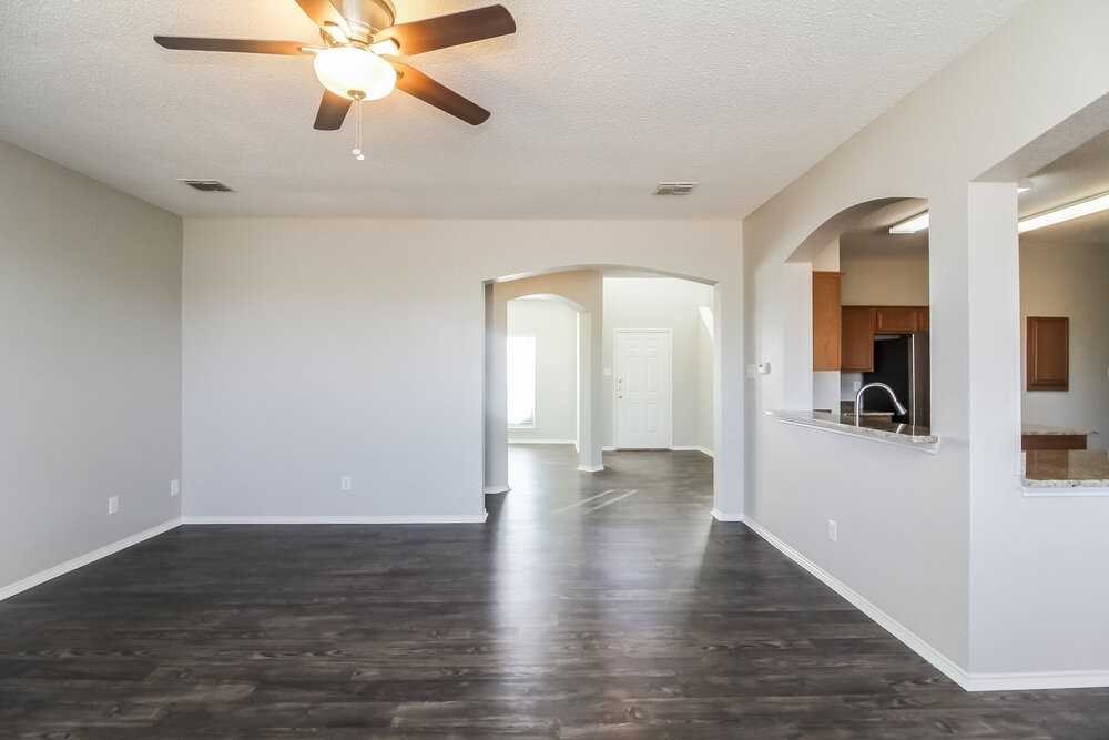 505 Summertree Ln - Photo 3 of 15
