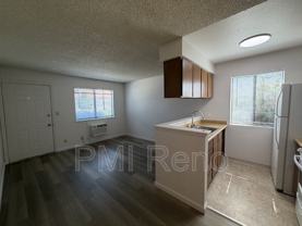 1015 Locust St #B - Photo 1 of 1