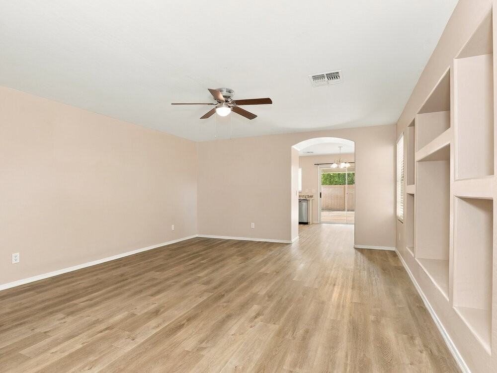 7302 S 253rd Ave - Photo 3 of 16