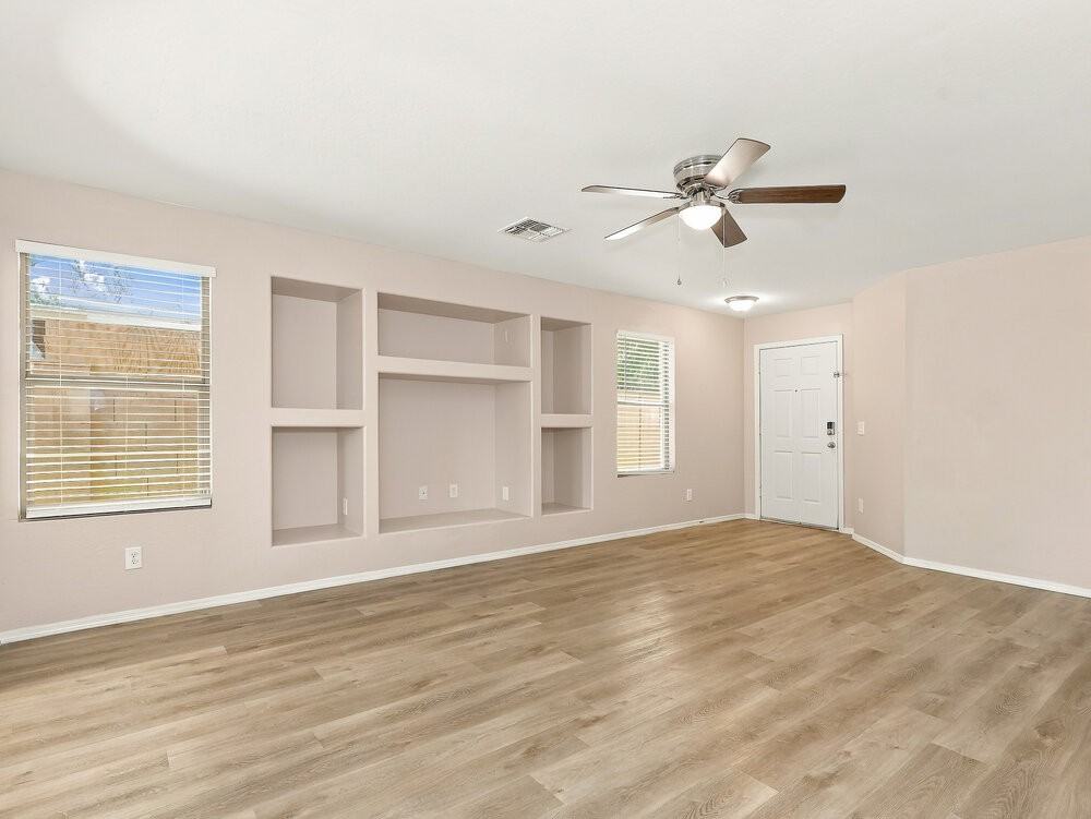 7302 S 253rd Ave - Photo 4 of 16