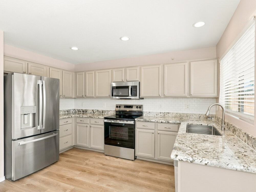 7302 S 253rd Ave - Photo 6 of 16