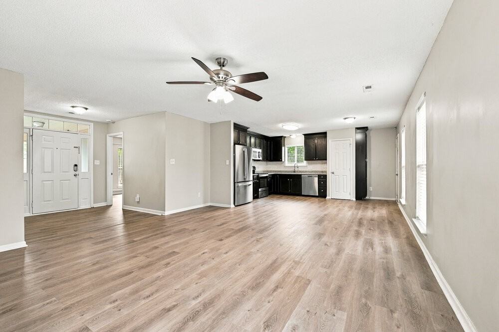 9912 Peppermint Ln - Photo 5 of 16