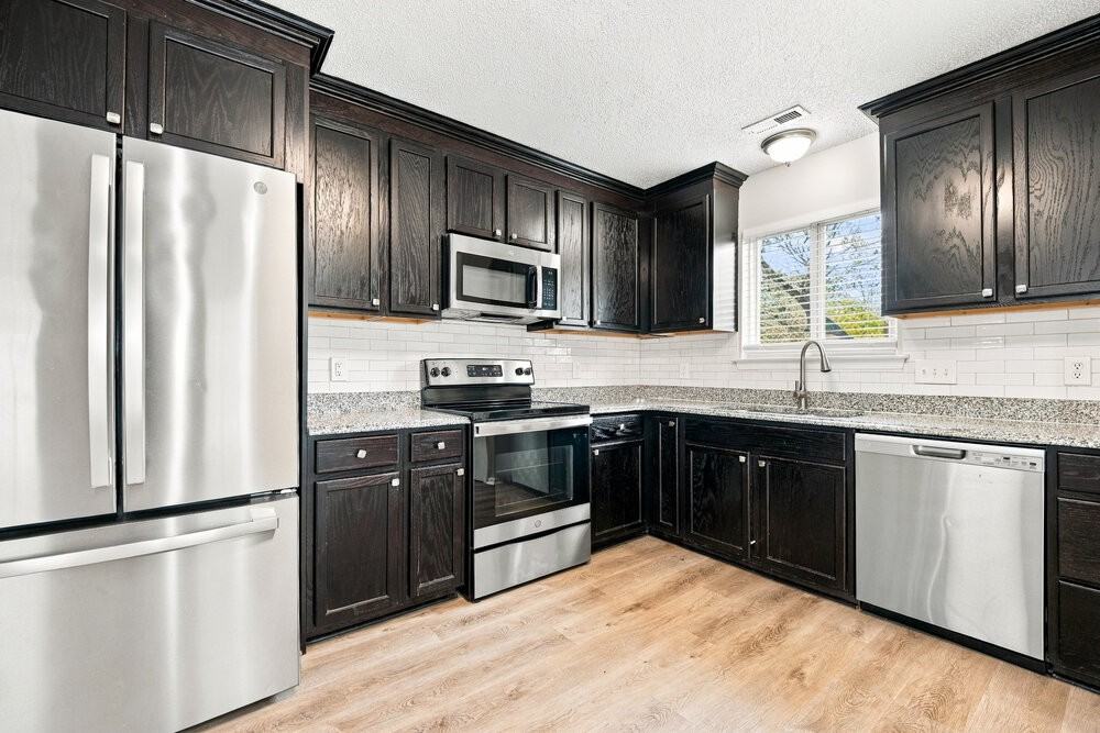 9912 Peppermint Ln - Photo 6 of 16