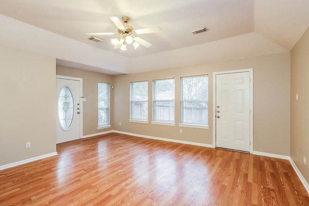 22946 Sugar Bear Dr - Photo 3 of 16