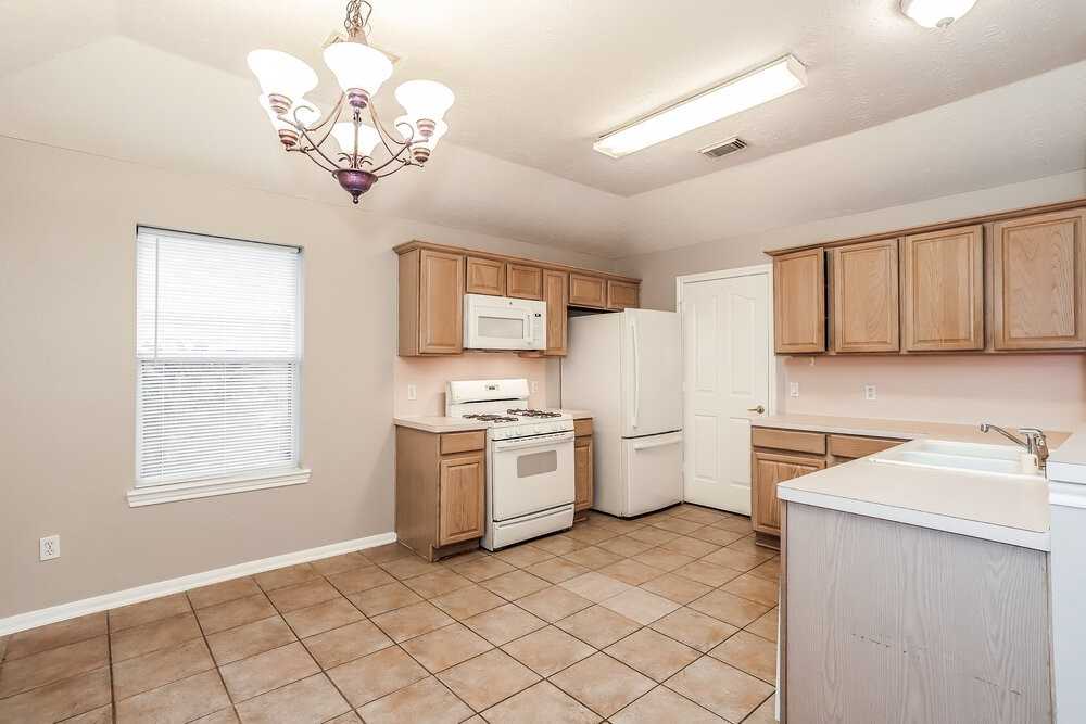 22946 Sugar Bear Dr - Photo 7 of 16