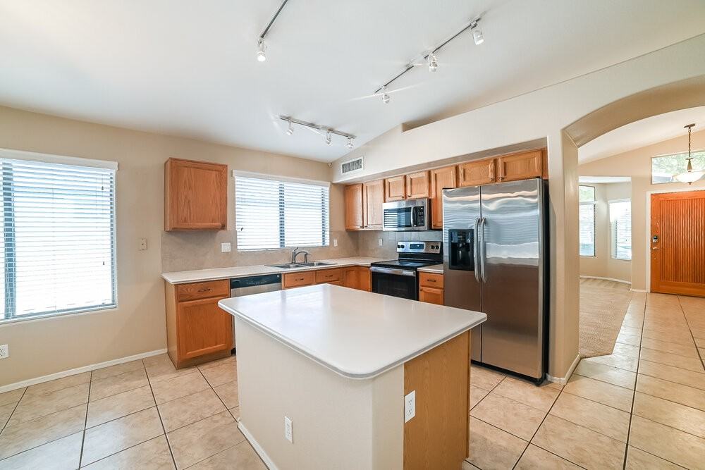 6660 W Monona Dr - Photo 5 of 16