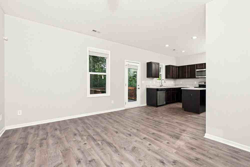 159 Oakdale Ave - Photo 5 of 17