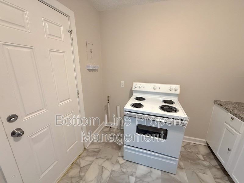 2728 Remington St #1 - Photo 4 of 10