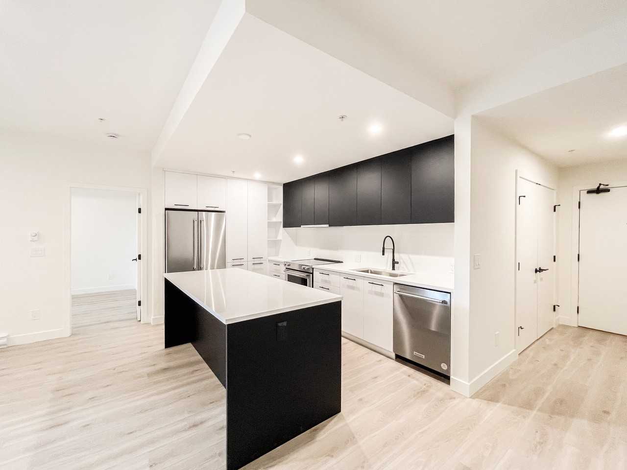 2620 152 Street #301 - Photo 4 of 15