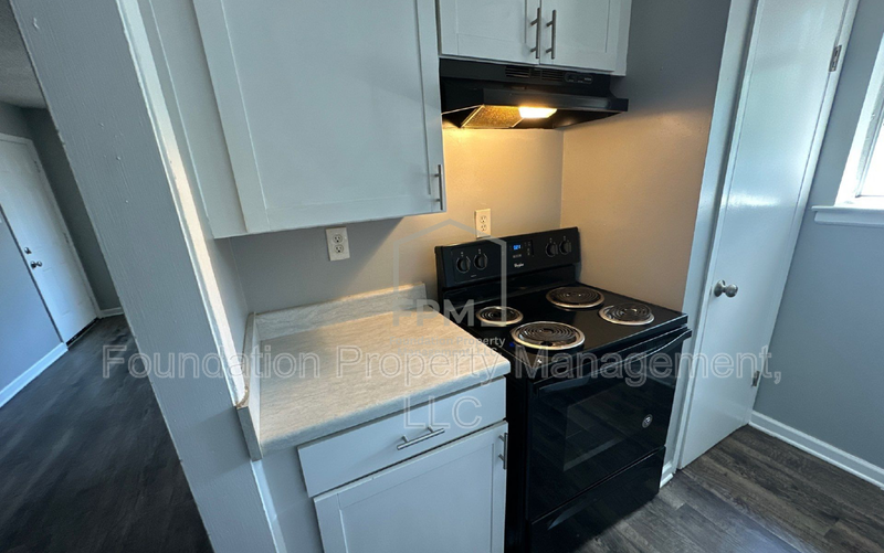 1587 Cherry Rd #4 - Photo 4 of 24