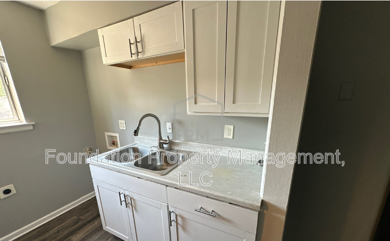 1587 Cherry Rd #4 - Photo 5 of 24