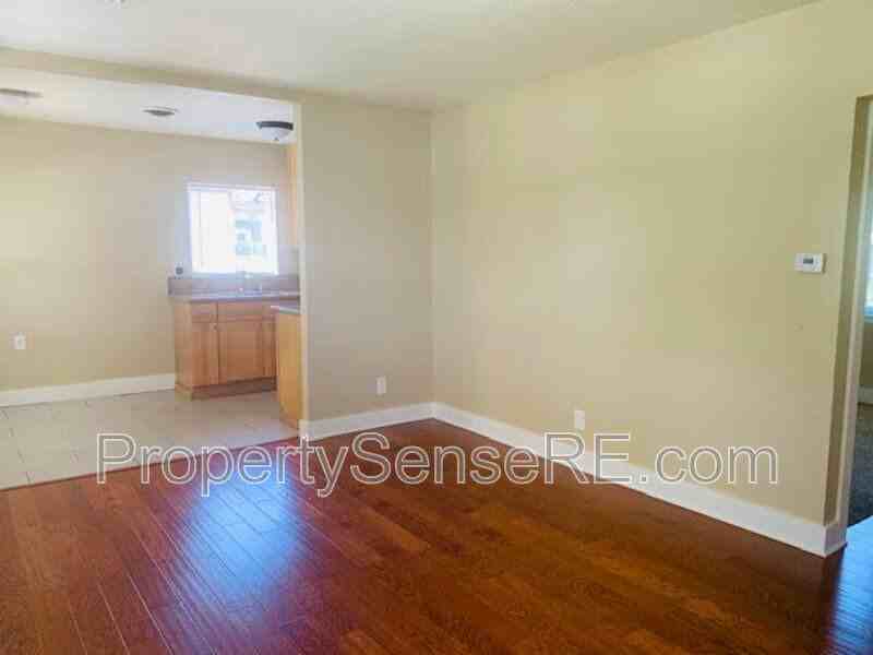 1121 Alton St - Photo 6 of 31