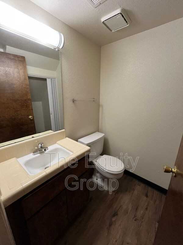 850 N Williford Dr - Photo 3 of 10